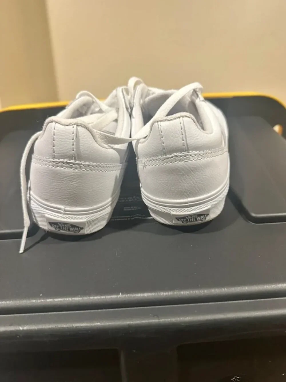 Vans(women’s size 6)